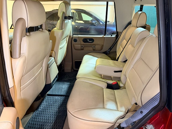 Land Rover Discovery 14 of 21