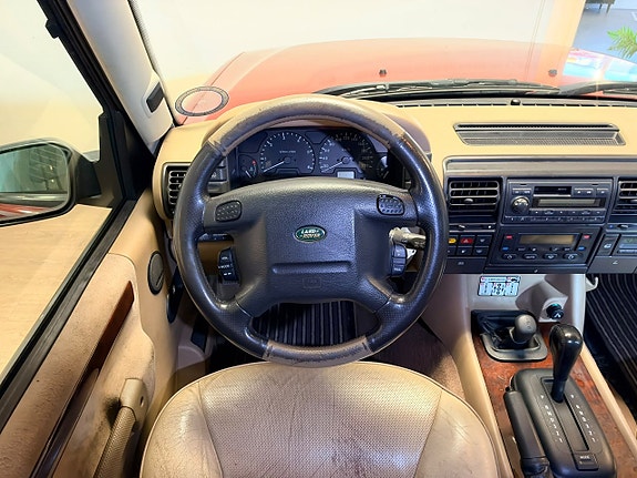 Land Rover Discovery 8 of 21