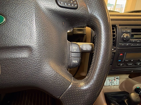 Land Rover Discovery 10 of 21