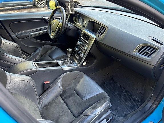 Volvo S60 6 of 8