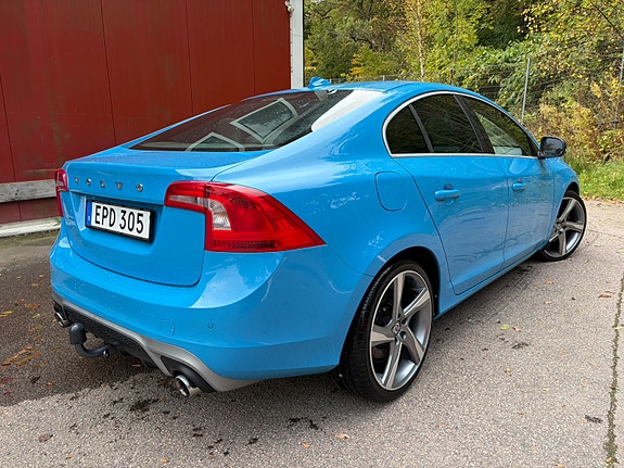 Volvo S60 2 of 8
