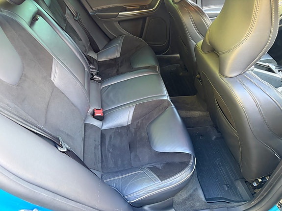 Volvo S60 7 of 8