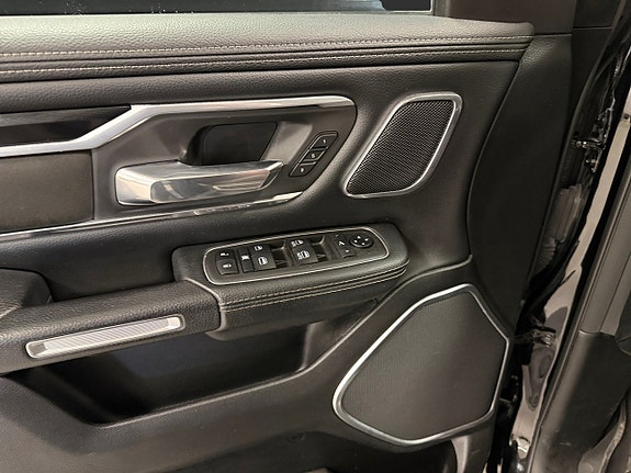 Dodge RAM 1500 9 of 22