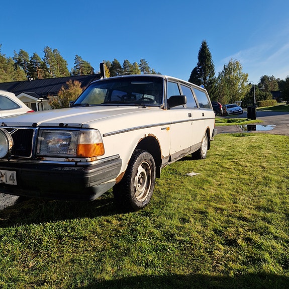 Volvo 240 5 of 6