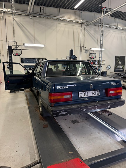 Volvo 740 3 of 11