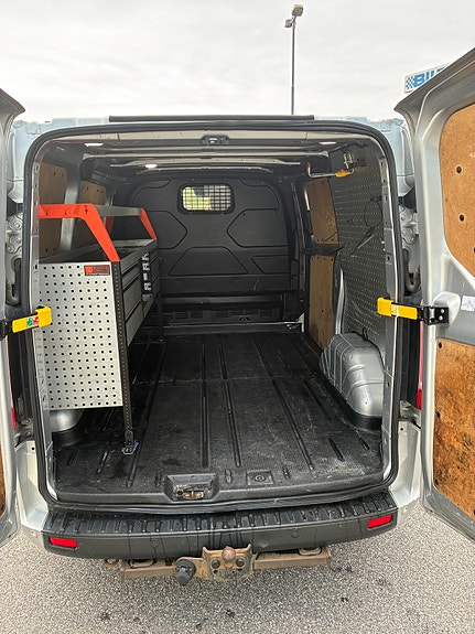 Ford Transit Custom 3 of 8
