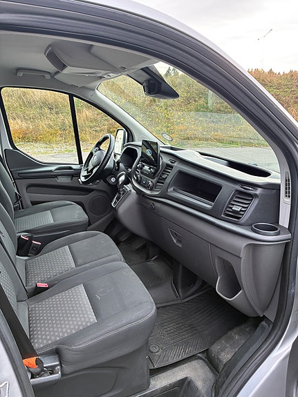 Ford Transit Custom 6 of 8