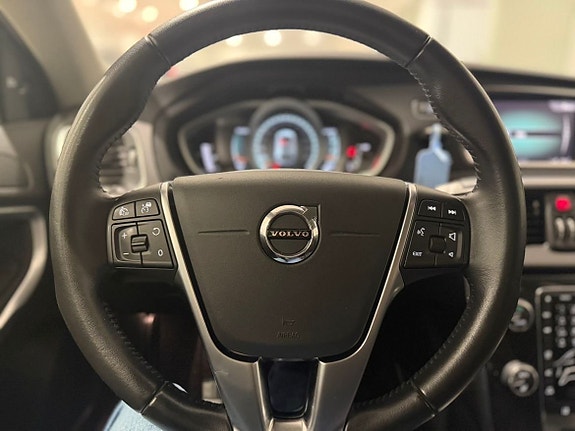 Volvo V40 Cross Country 10 of 13