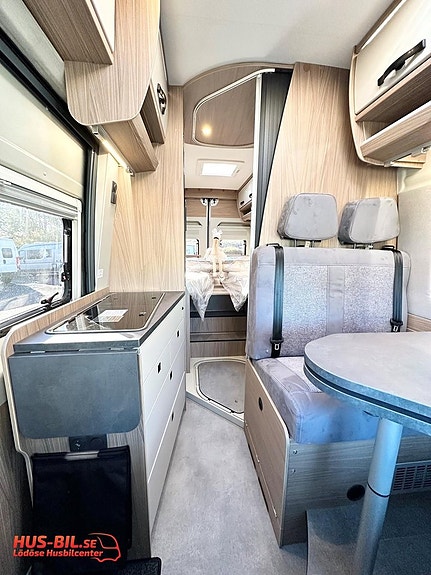 Pøssl Roadcruiser XL / 180hk / Solpanel / Dieselvärme 5 of 23
