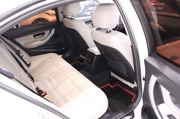 BMW 320d 20 of 30