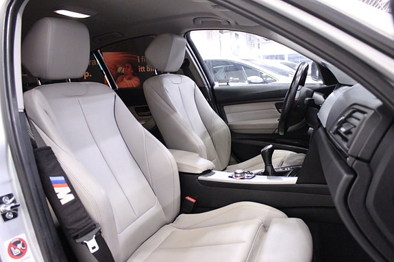 BMW 320d 18 of 30