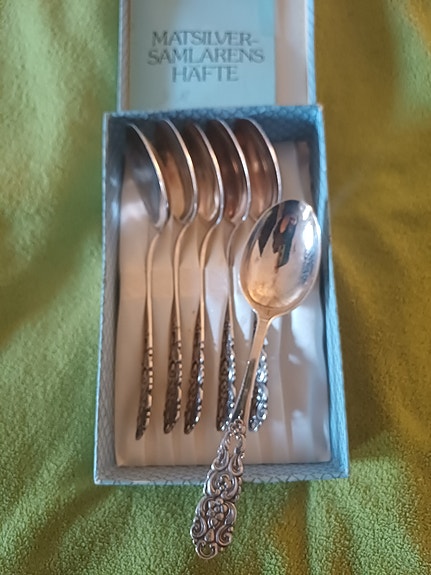 Product image 1 of 2