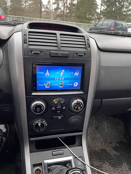 Suzuki Grand Vitara 4 of 6