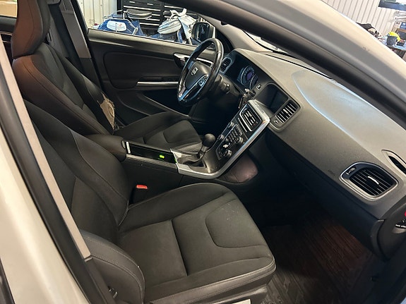 Volvo S60 6 of 8