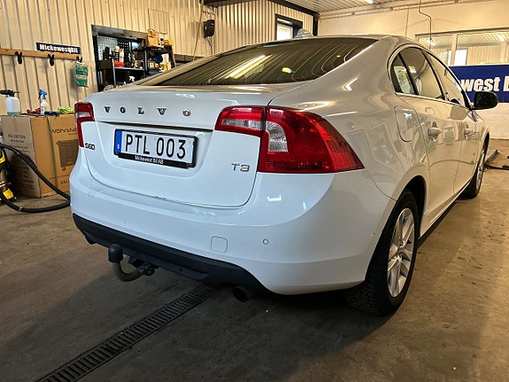 Volvo S60 4 of 8