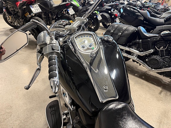 Yamaha XV1900A Midnight Star 8 of 9