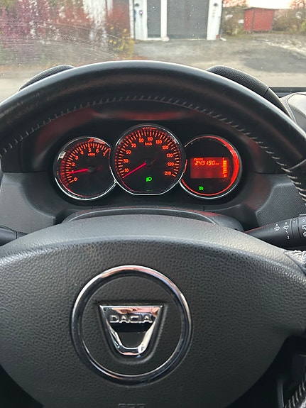 Dacia Duster 12 of 14