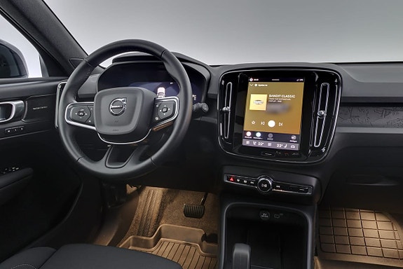 Volvo EX40 8 of 27