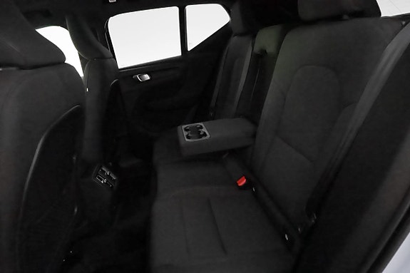 Volvo EX40 26 of 27