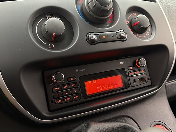 Renault Kangoo Express Maxi 17 of 25