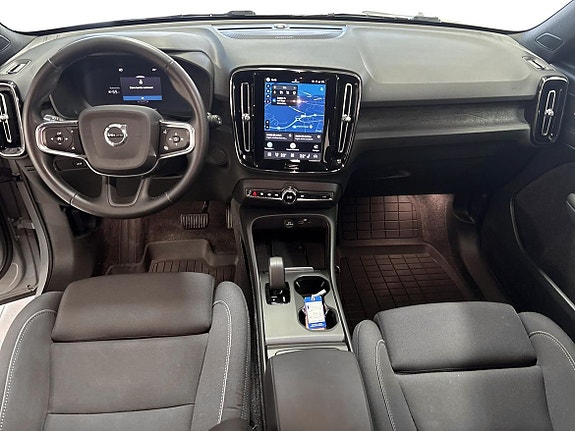 Volvo EX40 8 of 12
