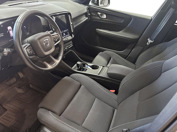 Volvo EX40 6 of 12