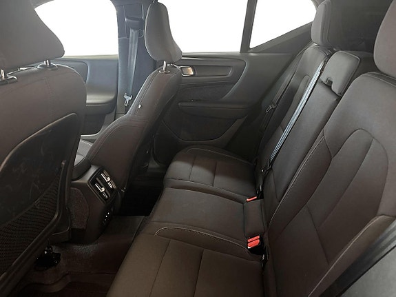 Volvo EX40 7 of 12