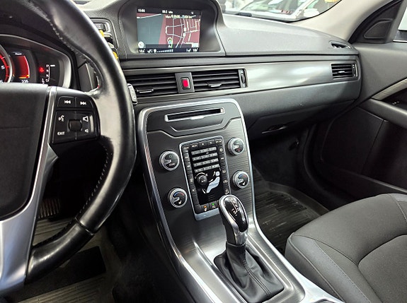 Volvo XC70 11 of 21