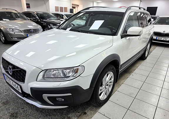 Volvo XC70 2 of 21