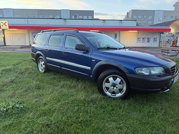 Volvo XC70 3 of 7