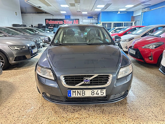 Volvo S40 2 of 10