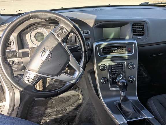Volvo S60 3 of 5