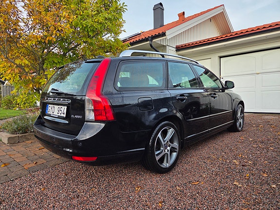 Volvo V50 3 of 7