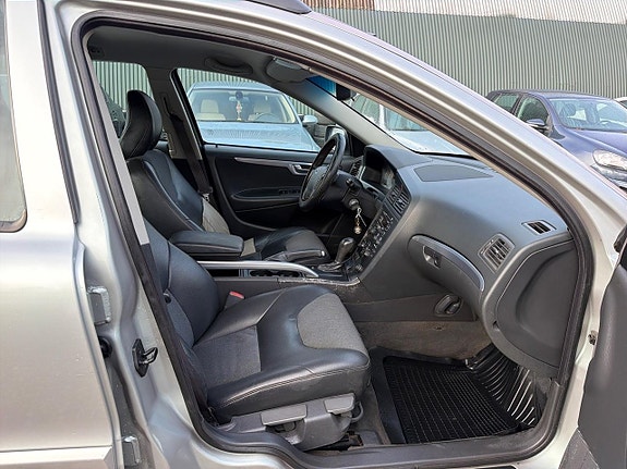 Volvo XC70 16 of 22