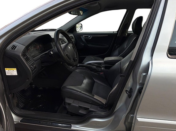 Volvo XC70 14 of 22