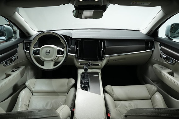 Volvo V90 Cross Country 17 of 19