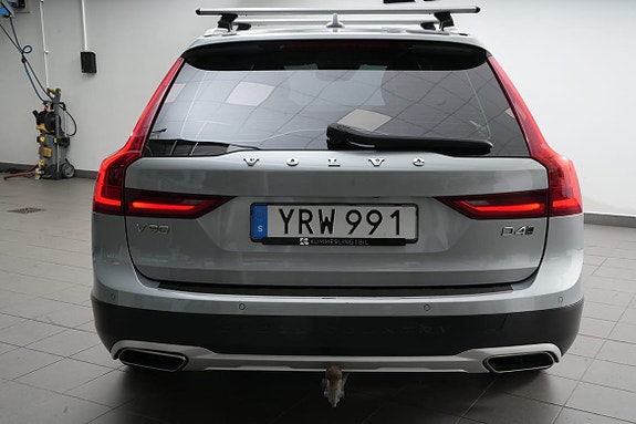 Volvo V90 Cross Country 10 of 19