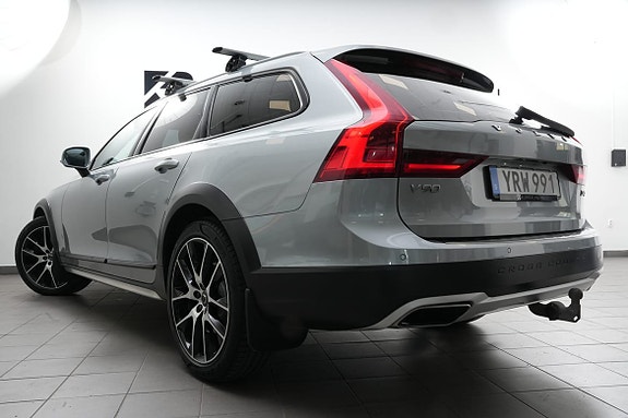 Volvo V90 Cross Country 8 of 19