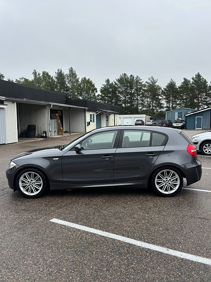 BMW 120d 2 of 14