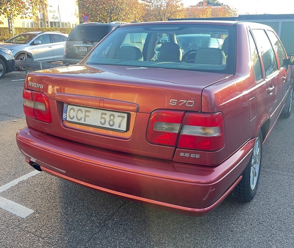 Volvo S70 5 of 7
