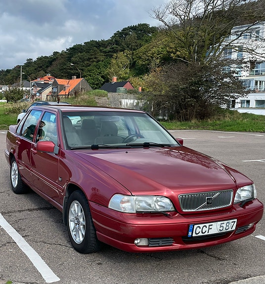 Volvo S70 2 of 7