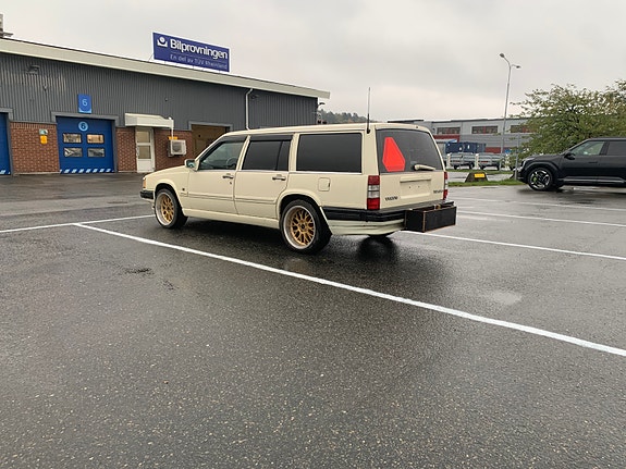 Volvo 740 2 of 7