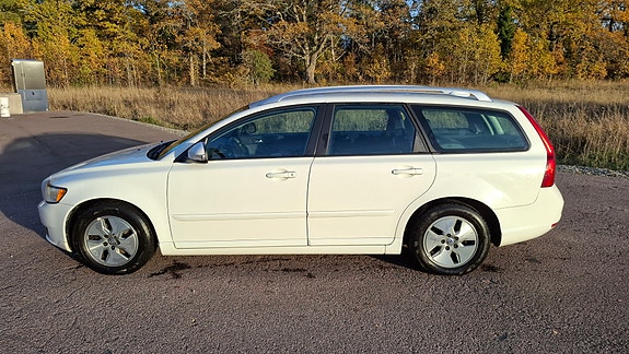 Volvo V50 8 of 17