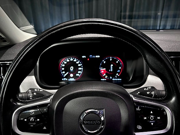 Volvo V90 Cross Country 25 of 27