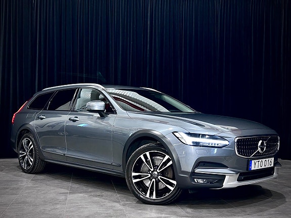 Volvo V90 Cross Country 3 of 27