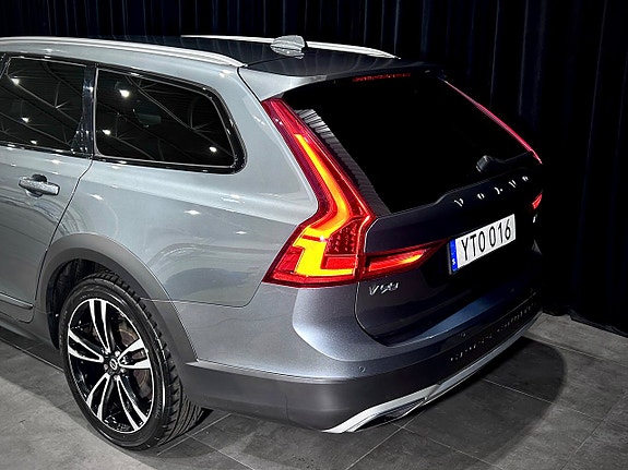 Volvo V90 Cross Country 9 of 27