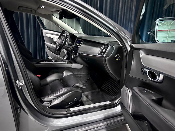 Volvo V90 Cross Country 13 of 27