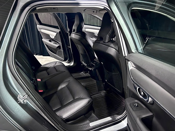 Volvo V90 Cross Country 15 of 27