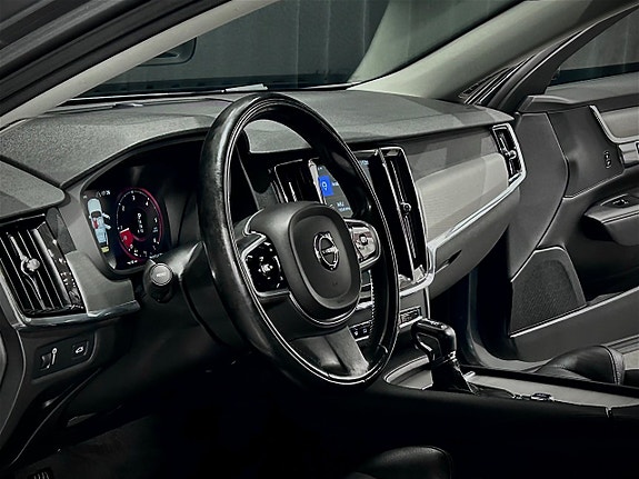 Volvo V90 Cross Country 10 of 27