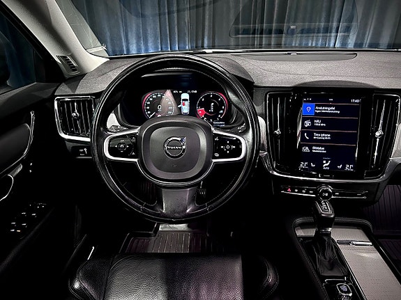 Volvo V90 Cross Country 27 of 27